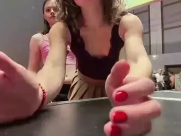 medelainexx na kamerce Chaturbate